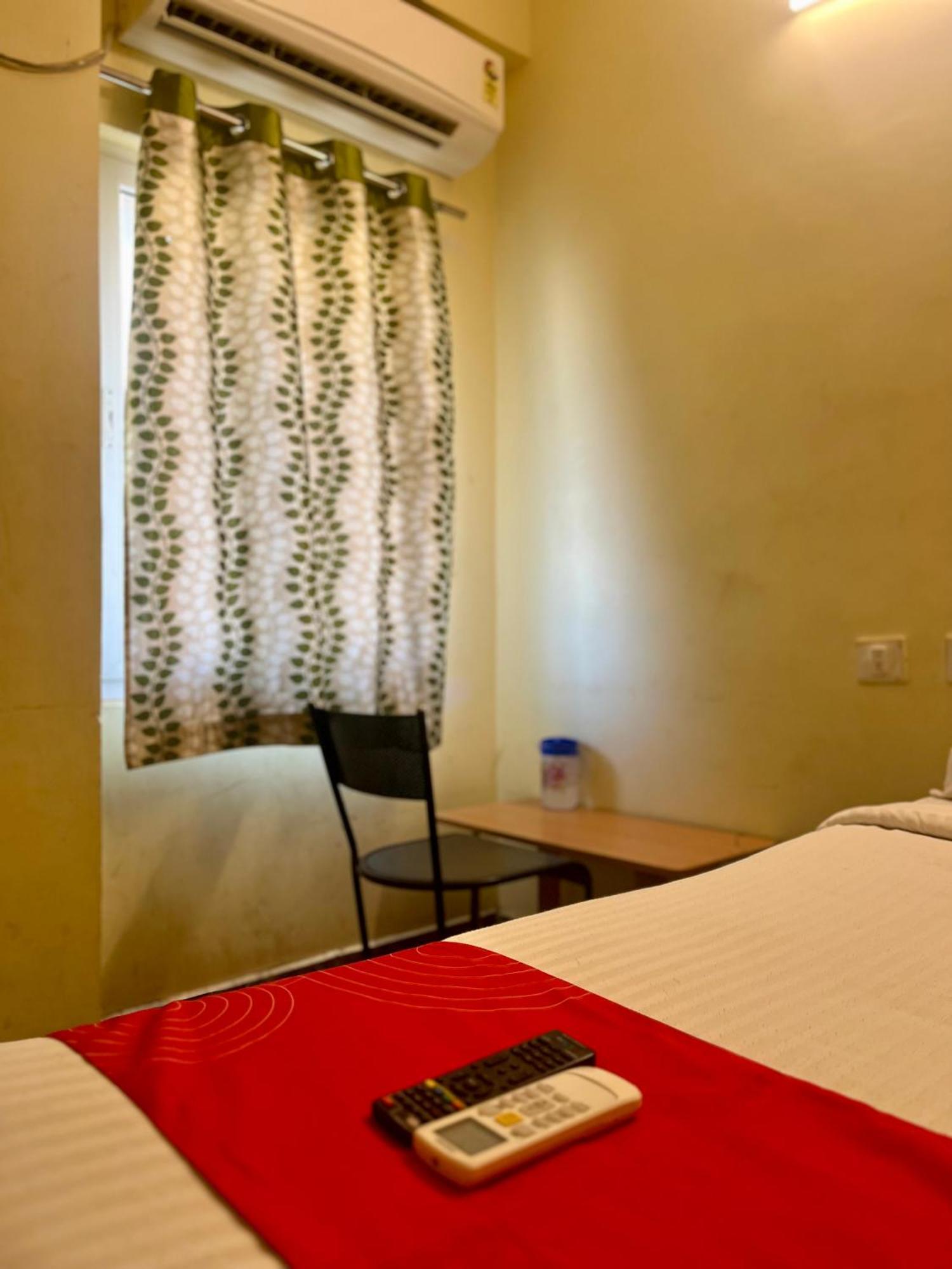 Bed & Breakfast Vinayak Residency Porur *