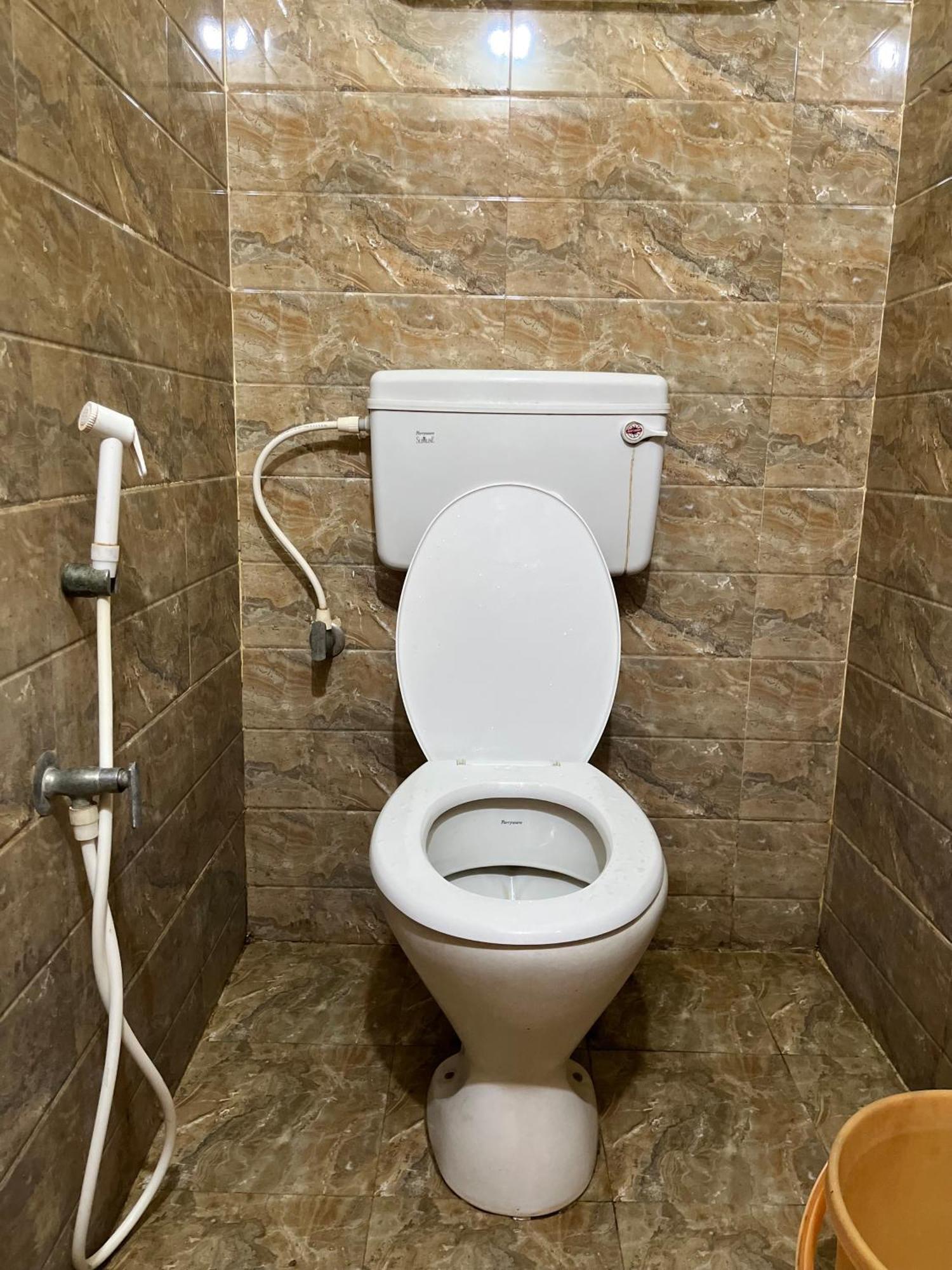 Bed & Breakfast Vinayak Residency Porur